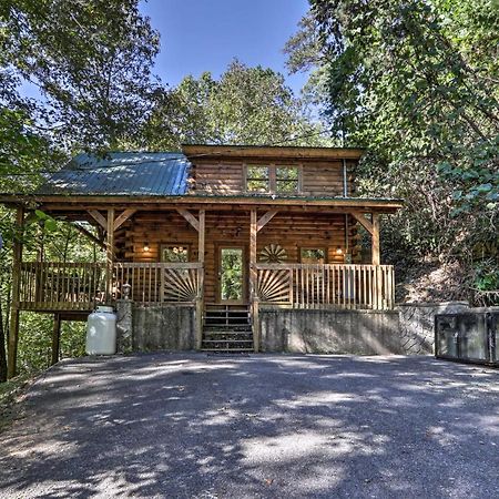 Cabin With Hot Tub And Deck, 3 Mi To Pigeon Forge Sevierville Extérieur photo