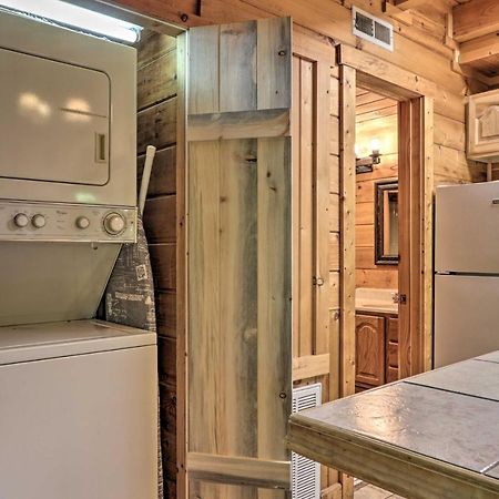 Cabin With Hot Tub And Deck, 3 Mi To Pigeon Forge Sevierville Extérieur photo