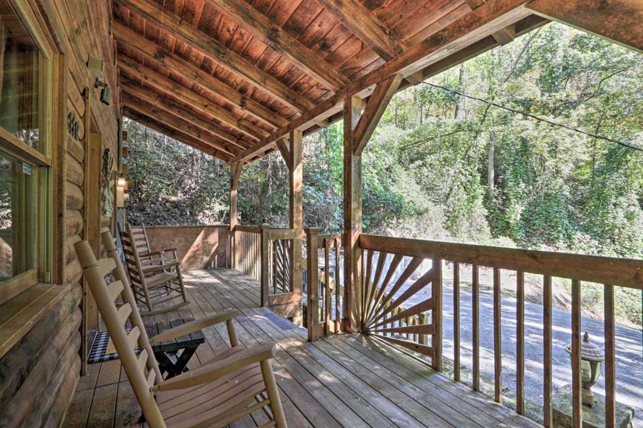 Cabin With Hot Tub And Deck, 3 Mi To Pigeon Forge Sevierville Extérieur photo