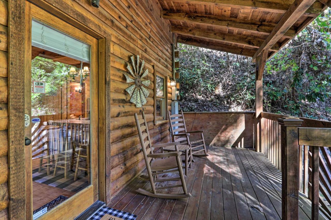 Cabin With Hot Tub And Deck, 3 Mi To Pigeon Forge Sevierville Extérieur photo