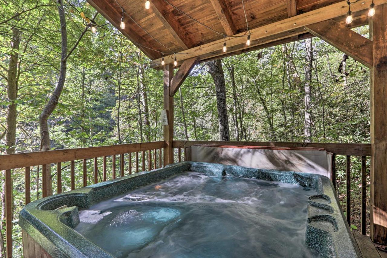 Cabin With Hot Tub And Deck, 3 Mi To Pigeon Forge Sevierville Extérieur photo