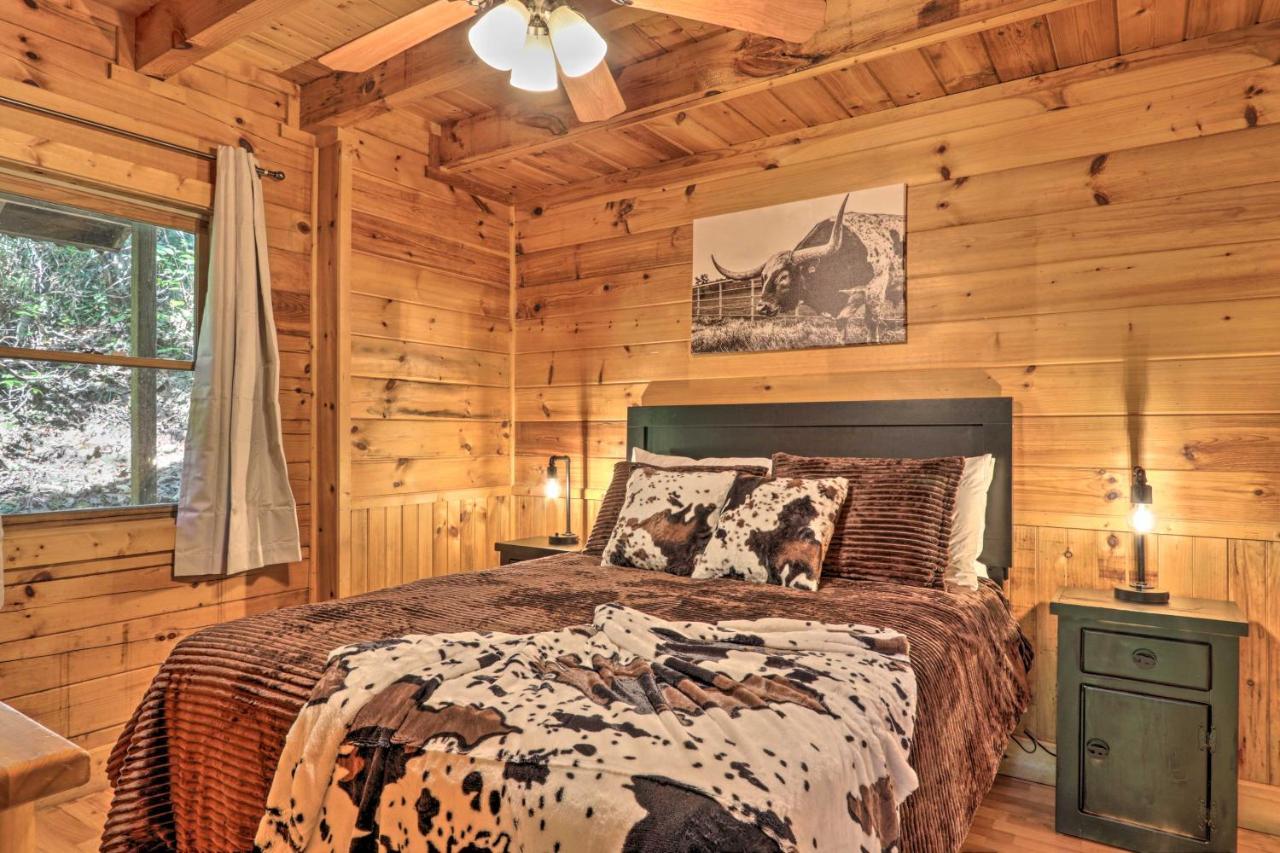 Cabin With Hot Tub And Deck, 3 Mi To Pigeon Forge Sevierville Extérieur photo